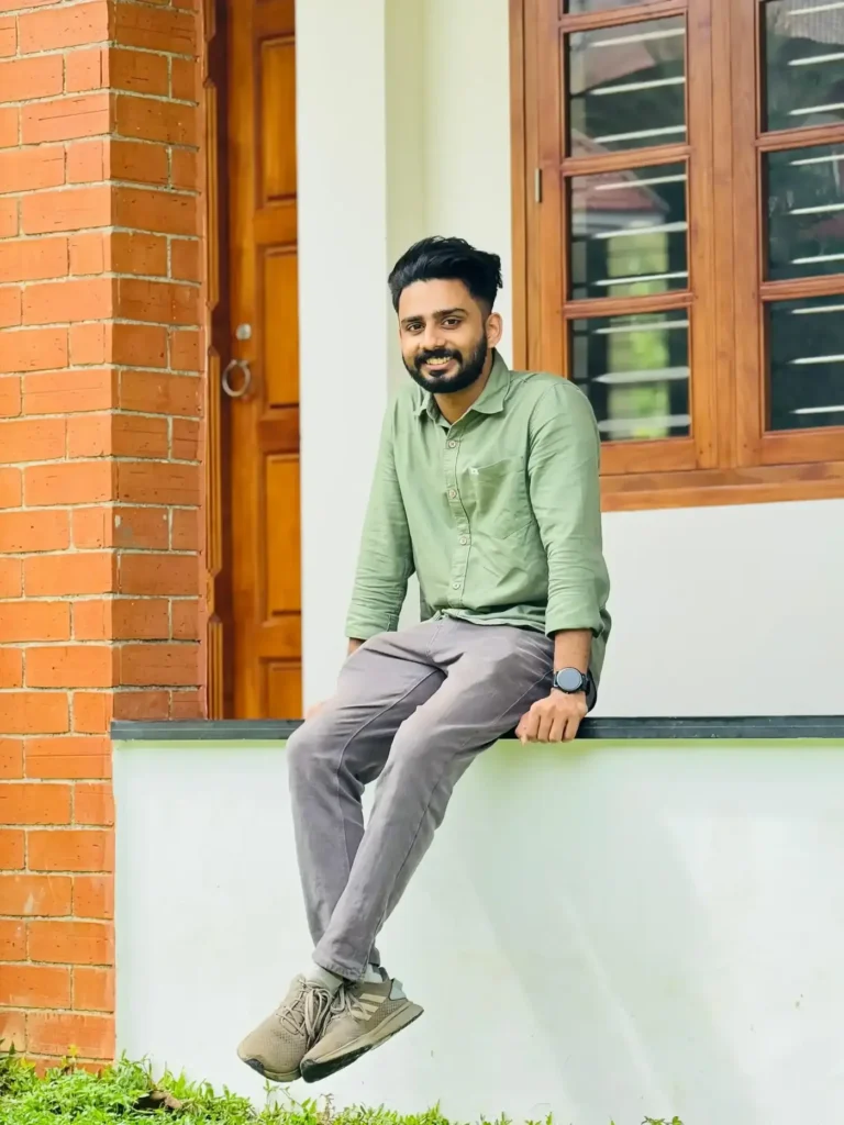 A professional digital marketing expert in Calicut providing SEO, SEM, and social media marketing services to help businesses grow online.